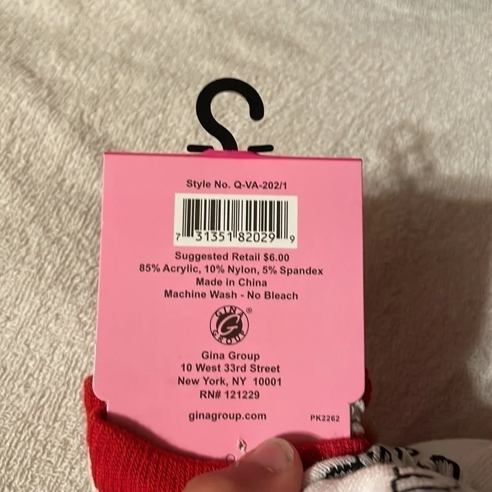 Women’s valentines day socks hugs and kisses